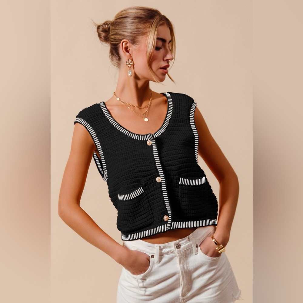 SO ME Textured Sweater Vest Top With Pockets